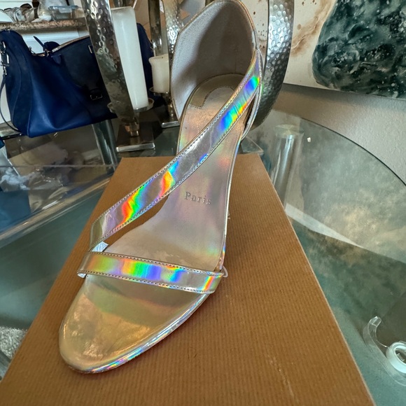 Christian Louboutin ASTRIDAL 100
Iridescent Patent Heels Sandals Shoes size 37 - Picture 8 of 10